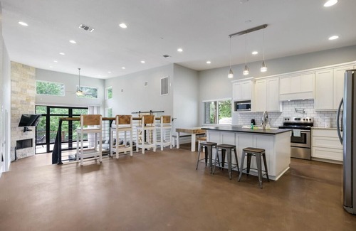 New Braunfels House | Modern river home on 1/2 acre with 101' of private river frontage.