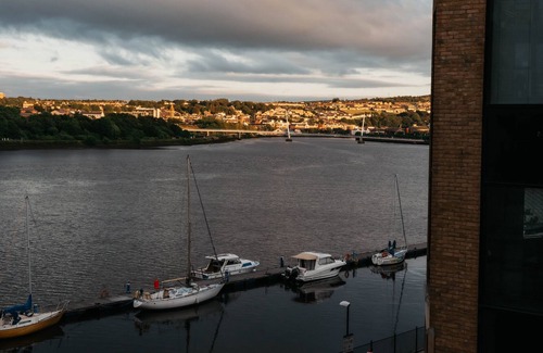 Londonderry Apartment | Modern riverside apartment with stunning views