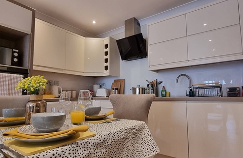 Bristol City Centre Apartment | Modern Riverside Apartment in Central Bristol.