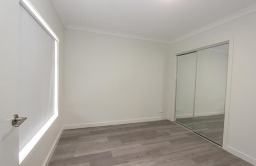 Maribyrnong House | Modern room with shared facilities