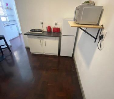 Humewood House | Modern rooms available close to the beach in Humewood