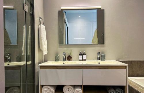 Greater Johannesburg Metropolitan Area Apartment | Modern Sanctuary in Sandton