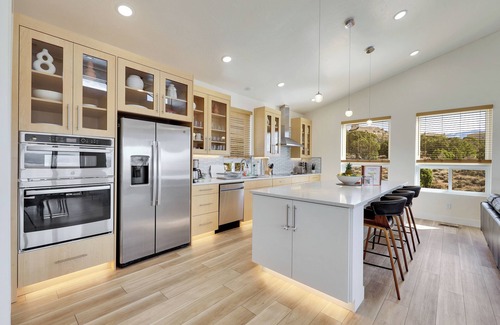 Cedar City House | Modern Scenic Escape: Luxury & Views in Cedar City