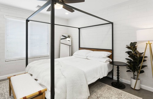 Tempe House | Modern Scottsdale / Tempe Border! Sleeps 13+ Pool