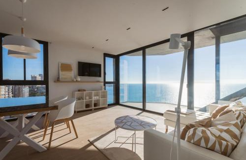 L'Albufereta Apartment | Modern sea front jacuzzi Blue Sky