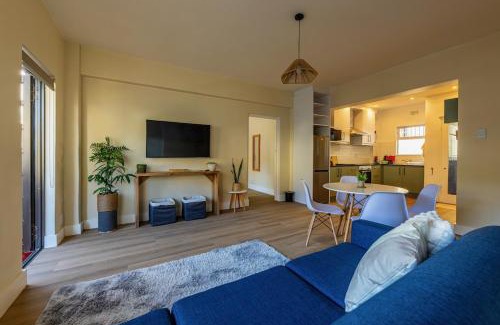 Fish Hoek Apartment | Modern Seaside Apartment