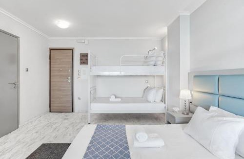 Peiraiki Apartment | Modern Seaside Oasis in Pireas, Seaview & King bed
