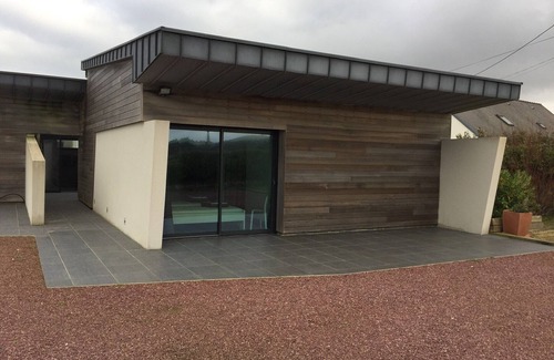 Fermanville House | Modern seaside villa for 6 people. Direct access to the beach.