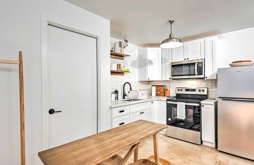 Central District Apartment | Modern Seattle Studio ~ 2 Mi to Downtown