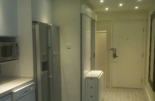 Islands District Apartment | Modern Seaview 4 bedroom Apt over Marina
