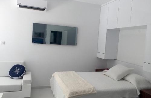 Agios Tychon Apartment | Modern Seaview Beach Studio Limassol