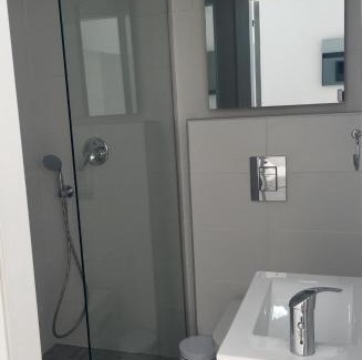Agios Tychon Apartment | Modern Seaview Beach Studio Limassol