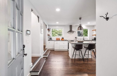 Sugar Grove Cabin | MODERN, SECLUDED 15 ACRE HOCKING HILLS RETREAT WITH BONUS CABIN!
