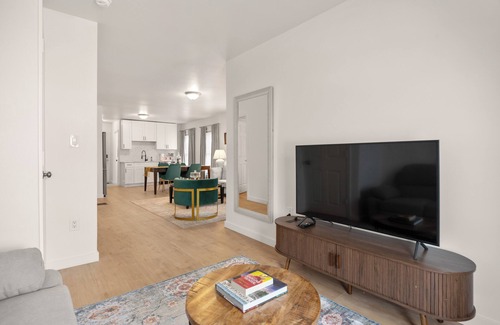 Syracuse Apartment | Modern Serenity Stay w/king Bed, WIFI and Central Air 1 & 1/2 baths!