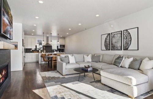 Mountain Green Ski Chalet | Modern ski retreat near Snowbasin, FREE SKI PASS. Gas fireplace, pool & hot tub!