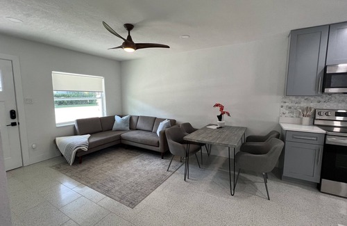 Ballast Point Condo | Modern South Tampa 1/2 Duplex with Private Yard