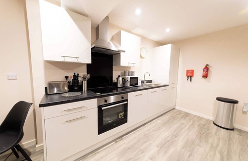 Old Trafford Apartment | Modern & Spacious 2 Bed Manchester Apartment
