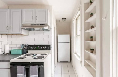 Squirrel Hill South Apartment | Modern&Spacious 3 bd in Squirrel Hill- Close to DT