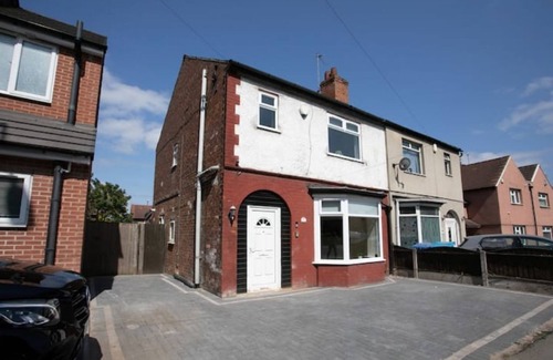 Derby House | Modern & Spacious 3 Bed House