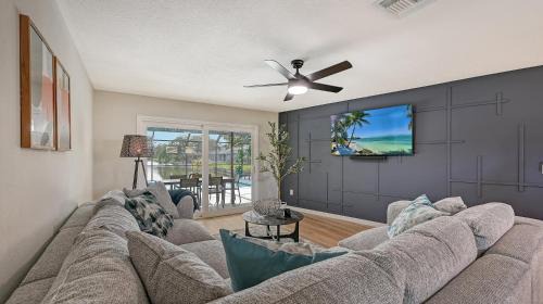 South Gate Ridge House | Modern spacious 3 bedroom 2 bathroom private pool home in Sarasota near Siesta Key