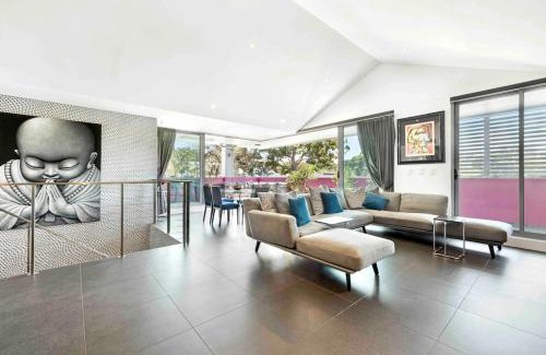 Marrickville Apartment | Modern spacious 3 bedroom penthouse in Enmore