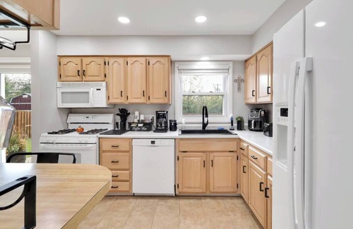 Speedway House | Modern, spacious 3 BR/2 BA in Speedway w/beautiful outdoor deck and landscaping