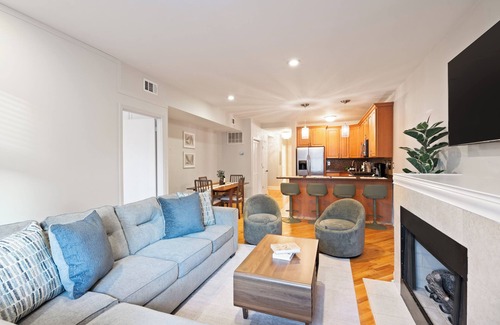 Hoboken Condo | Modern Spacious 3BR Oasis <15 min to PATH