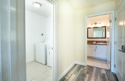 Los Angeles Apartment | Modern Spacious 5 Bedrooms 3-Bath near Downtown LA with 2 Parking