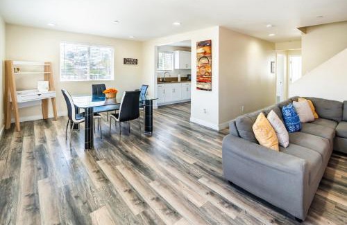 Los Angeles Apartment | Modern Spacious 5 Bedrooms 3-Bath near Downtown LA with 2 Parking