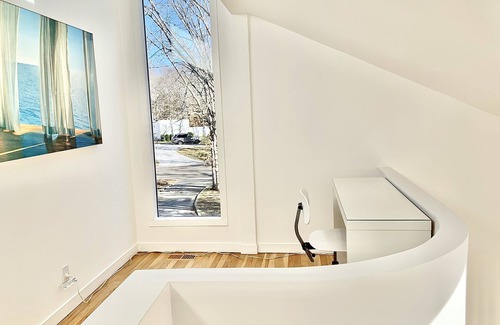 Springs House | Modern & Spacious, Heated Pool, Gas Grill, Wine Cellar. Bike To Sandy Beaches!
