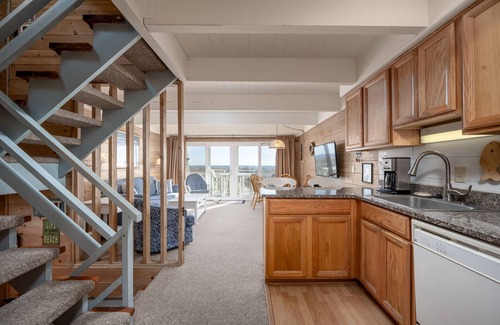 Midtown Ocean City House | Modern, Spacious Oceanfront Townhome Sleeps 10!
