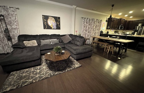 North Central House | Modern, spacious, house - Centrally Located! Pet Friendly!