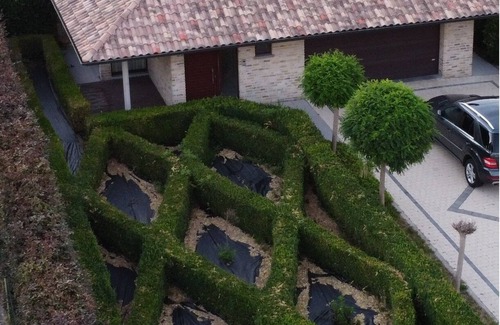 Eernegem Villa | Modern Spanish Hacienda - 10km from the coast