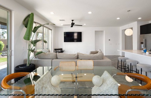 Queen Creek House | Modern Spanish Home --- 10 min from Bell Bank Park