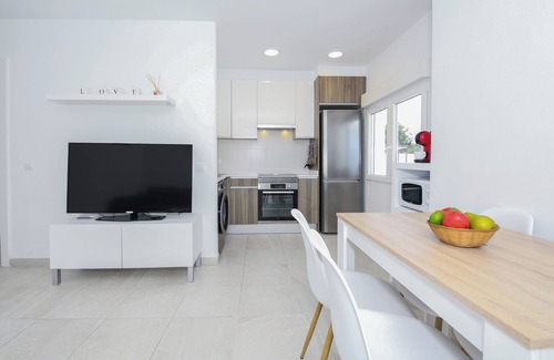 Cala Blanca House | Modern-style villa near the beach – Villa Garasa