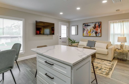 United Central Apartment | Modern St Pete Vacation Rental: 4 Mi to Beach!
