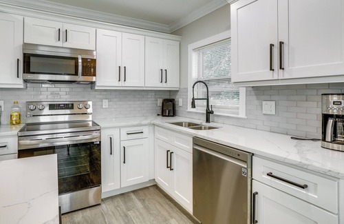 United Central Apartment | Modern St Pete Vacation Rental: 4 Mi to Beach!