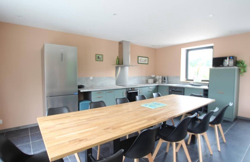La Pernelle Cottage | Modern stone house near beaches, Wi-Fi, private parking, BBQ