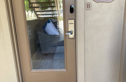 Fountain Hills Apartment | Modern Studio - 10min walk to the Famous Fountain