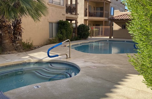 Fountain Hills Apartment | Modern Studio - 10min walk to the Famous Fountain