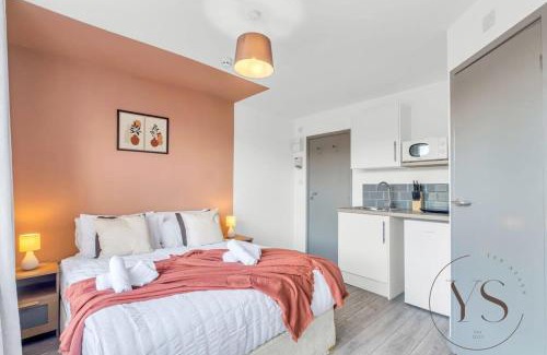 Stoke-on-Trent Apartment | Modern Studio 2C in Longton Near Alton Towers with Wi-Fi and Smart TV