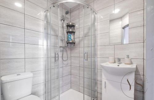 Stoke-on-Trent Apartment | Modern Studio 2C in Longton Near Alton Towers with Wi-Fi and Smart TV