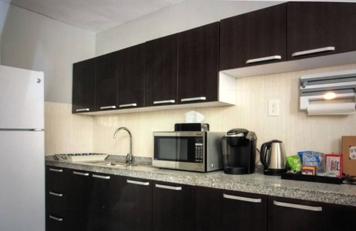 Wilshire Center Apartment | Modern studio apartment in Koreatown