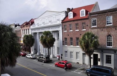 French Quarter Apartment | Modern Studio Apartment in Historic Building on Broad Street
