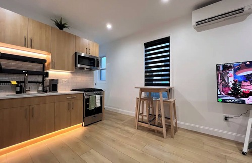 Queens Apartment | Modern Studio Apartment Near Train