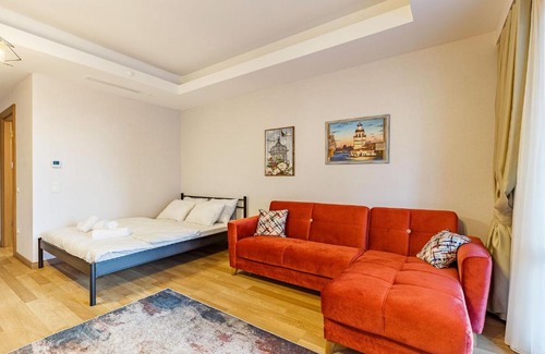 Maslak Apartment | Modern Studio Apartment with Fascinating City View in Sariyer