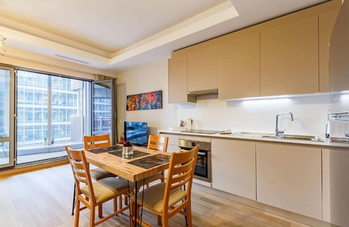 Maslak Apartment | Modern Studio Apartment with Fascinating City View in Sariyer