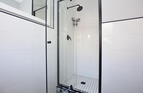 Flamingo Vlei Apartment | Modern Studio Apartment in Blouberg