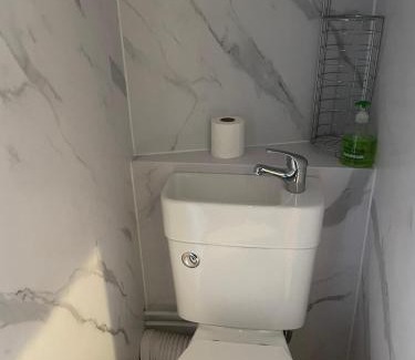 Plaistow and Sundridge Hotel | Modern Studio Apartments in Bromley, Greater London near Tesco and Sundridge Park Station