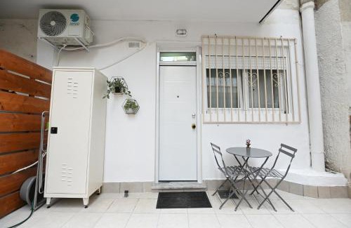 Thessaloniki Apartment | Modern studio at Thessaloniki